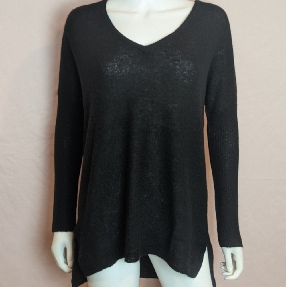 Brodie 100% Cashmere Miss Darcey Lightweight Sweater in Black size Small